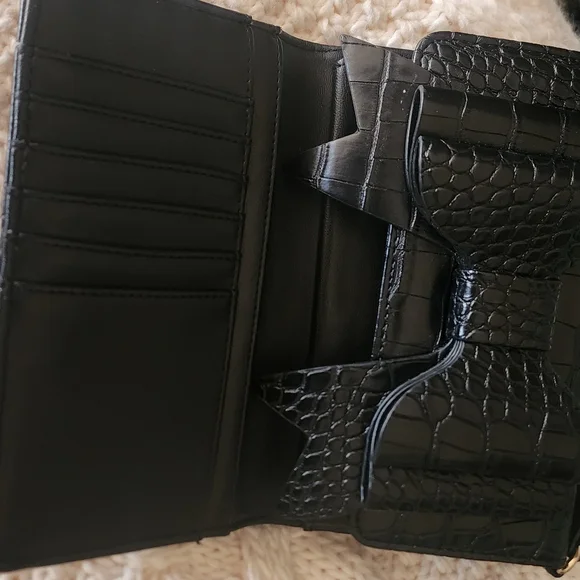 Betsey Johnson Wallet on a String / faux Leather with Betsey Bow / EUC - Picture 4 of 7